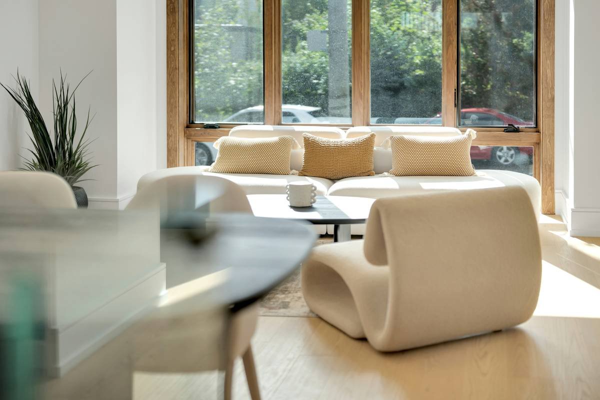 How to Choose the Perfect Furniture Chairs and Table Set That Actually Works for Your Home